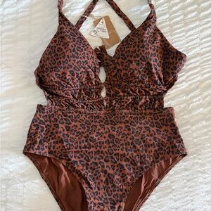 Plus Size Sparkly Leopard Print One Piece Swimsuit